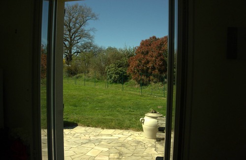 Vitry-en-Charollais House | Holiday Home “Aiguille et Lotus” with Shared Pool and Terrace