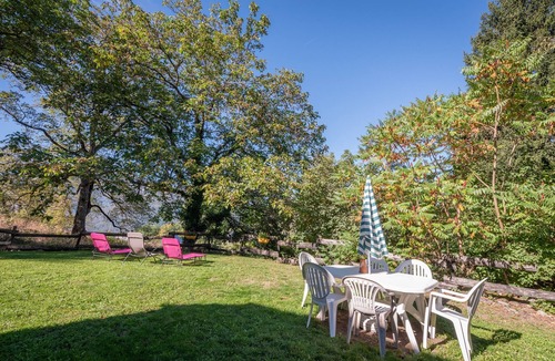 Artalens-Souin House | Holiday Home 'Baou' with Mountain View, Private Terrace and Wi-Fi