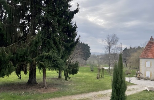 Chaulgnes House | Holiday Home 'Campagne-Chaulgnes-Pool' with Private Pool, Terrace and Wi-Fi