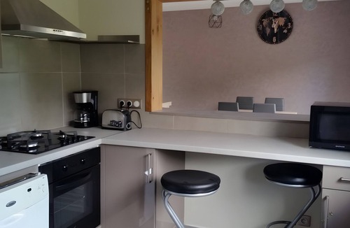Deux Rivieres House | Holiday Home “Chez David et Dominique” with Terrace, Balcony & Wi-Fi
