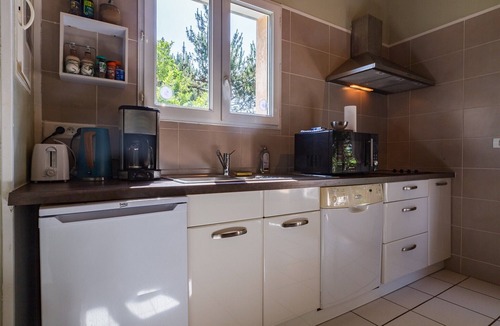 Colombier-le-Vieux House | Holiday Home 'Maisonnette Les Issignols' with Mountain View, Wi-Fi and Air Conditioning