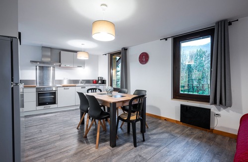Aigueblanche Apartment | Holiday Home 'Aigueblanche' with Mountain View and Wi-Fi