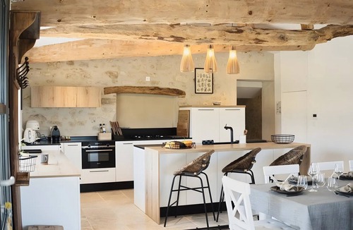 La Roche-sur-Grane House | Holiday Home 'Chant d'Étoile' with Private Pool and Air Conditioning