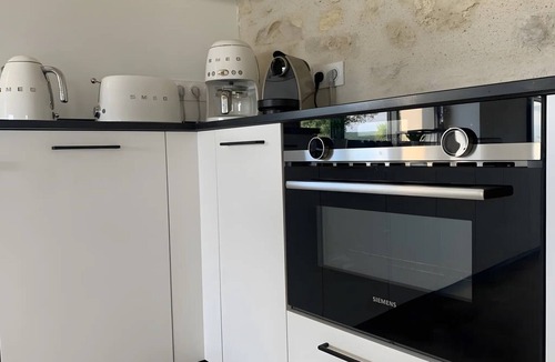 La Roche-sur-Grane House | Holiday Home 'Chant d'Étoile' with Private Pool and Air Conditioning