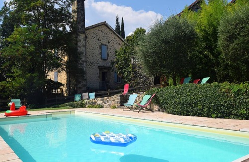 Pont-de-Labeaume House | Holiday Home in Ardèche near Château Ventadour