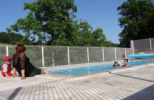 Villecomtal House | Holiday Home "Gîte Le Pressoir Domaine de Jouani" with Shared Pool & A/C
