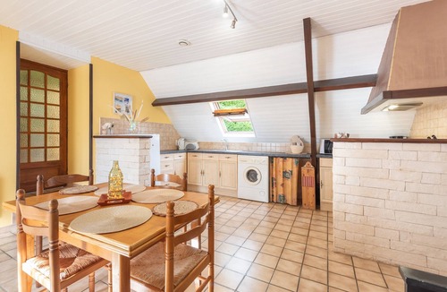 Sazos House | Holiday Home 'Gary Luz' with Mountain View, Private Terrace and Wi-Fi