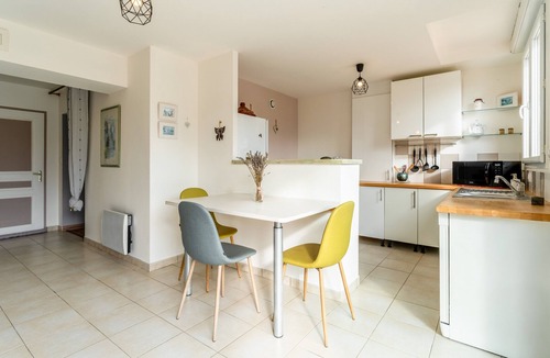 Blauvac House | Holiday Home "Gîte du Badassier" with Private Terrace and Wi-Fi