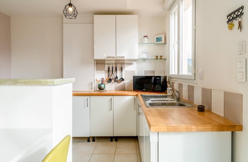 Blauvac House | Holiday Home "Gîte du Badassier" with Private Terrace and Wi-Fi