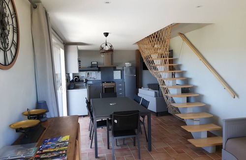 Nauviale House | Holiday Home “Gîte Les Tourettes” with Shared Pool, Private Terrace and Wi-Fi