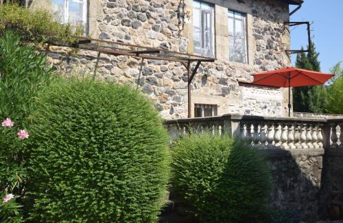 Pont-de-Labeaume House | Holiday Home in Ardèche near Château de Ventadour