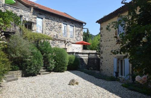 Pont-de-Labeaume House | Holiday Home in Ardèche near Château de Ventadour