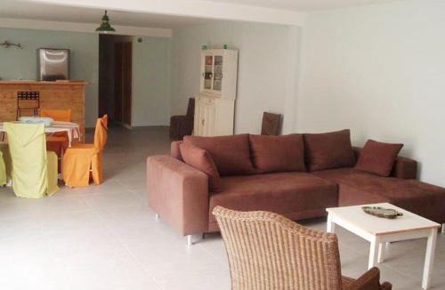 Pont-de-Labeaume House | Holiday Home in Ardèche with Pool & Garden