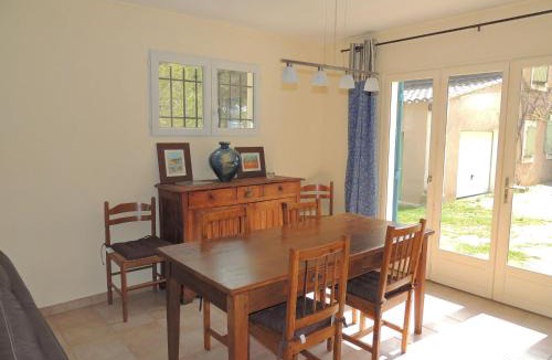 Buisson House | Holiday Home in Buisson with Private Pool