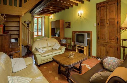 Diges House | Holiday Home in Diges with Garden & Cycling