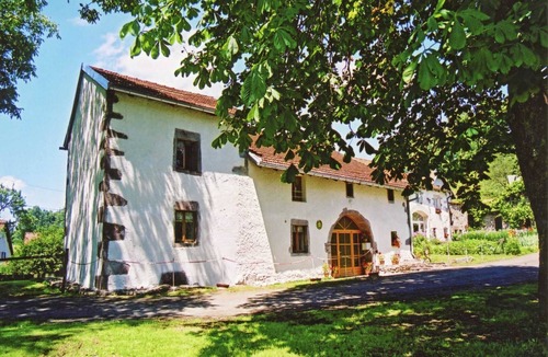 Esmoulieres House | Holiday Home in Esmoulières near Forest