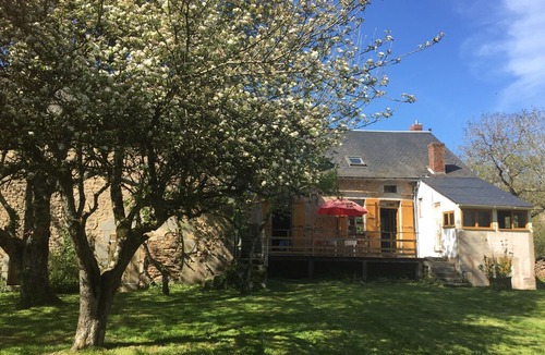Gacogne House | Holiday Home in Gacogne with Garden, Terrace, Barbecue