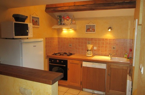Isenay House | Holiday Home in Isenay near Lake and Forest