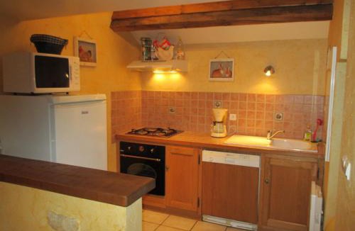 Isenay House | Holiday Home in Isenay near Lake and Forest