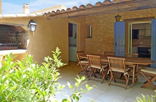 Puymeras House | holiday home in Puyméras with garden