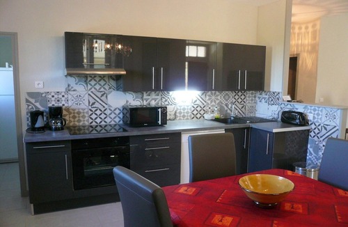 Rasteau House | Holiday Home in Rasteau with Private Pool