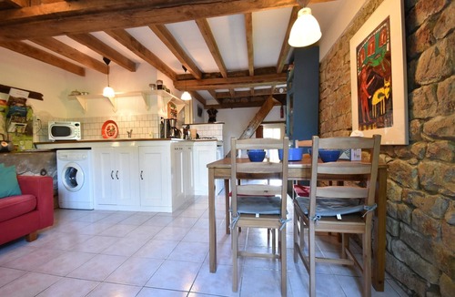 Saizy House | Holiday Home in Saizy with Stargazing Garden