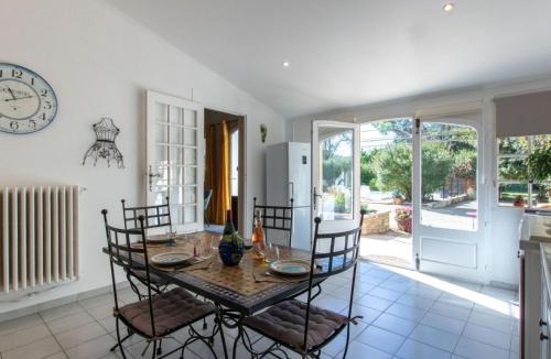 Mazan House | Holiday Home Les Amandiers by Interhome