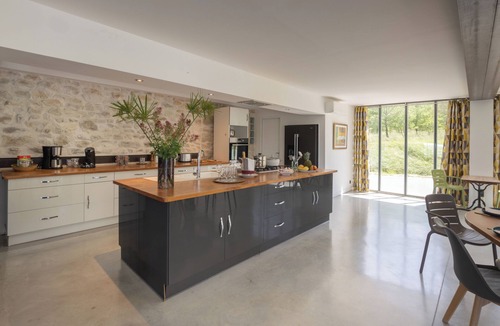 La Touche House | Holiday Home 'Magnifique' with Mountain View, Wi-Fi and Air Conditioning