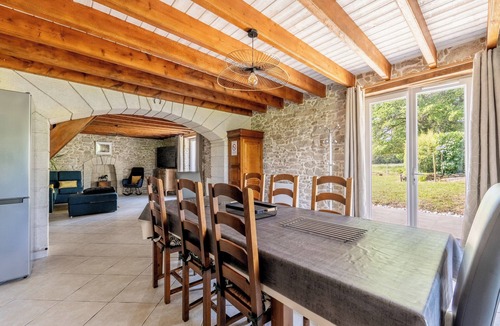Saint-Herblain House | Holiday Home 'Manoir De L'aisnerie Le Pavillon' with Private Terrace, Private Garden and Wi-Fi