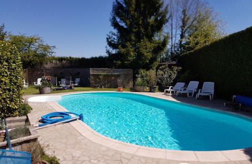 Thury House | Holiday Home mit Garten- Grill und Terrasse by Interhome