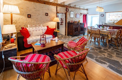 La Chaudiere House | Holiday Home 'Mouton' with Mountain View and Balcony