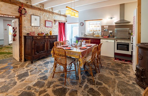 La Chaudiere House | Holiday Home 'Mouton' with Mountain View and Balcony