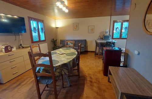 Venisey House | Holiday home with enclosed garden and fiber internet in a quiet Comtois village