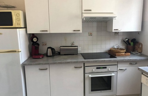 Saint-Martin-sous-Vigouroux Apartment | Homerez - Apartment Saint-Martin-Sous-Vigouroux