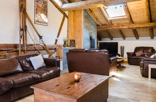 Peisey-Nancroix Villa | Home from home 5 bedroom chalet, log burner sauna and village location.