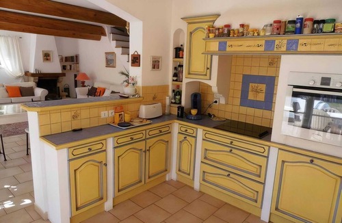Saint-Maurice-sur-Eygues Villa | Homerez - Villa in Saint-Maurice-sur-Eygues