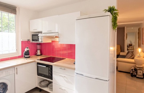 Paray-Vieille-Poste Apartment | Homerez - Apartment in Paray, terrace