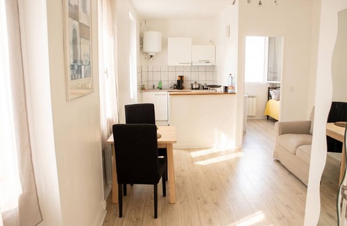 Rosny-sous-Bois Apartment | Homerez - Apartment in Rosny-sous-Bois