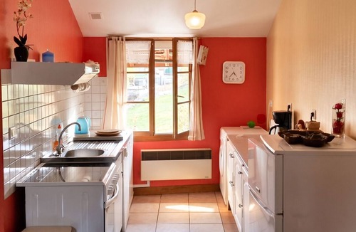 Mesnay Apartment | Homerez - Apartment in Mesnay