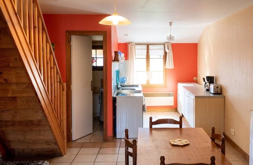 Mesnay Apartment | Homerez - Apartment in Mesnay