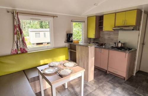 Saint-Cheron House | Homerez - Bungalow in Saint-Chéron