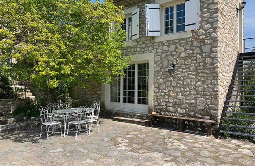Valaurie House | Homerez - Charming House with Garden and Pool in Valaurie