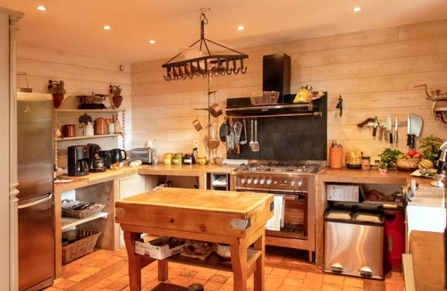 Marigny l'Eglise Ski Chalet | Homerez - Cosy chalet in Marigny-l'Église