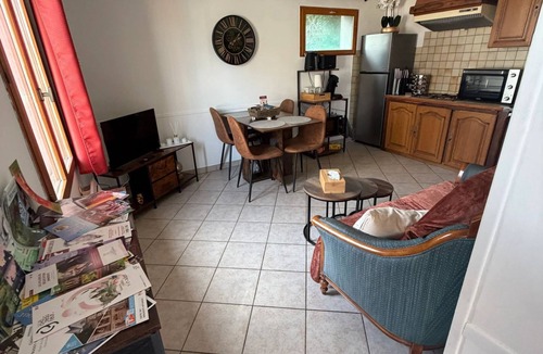 Rouvray (Cote-d'Or) House | Homerez - Cozy House in Rouvray with Garden - 30 m²