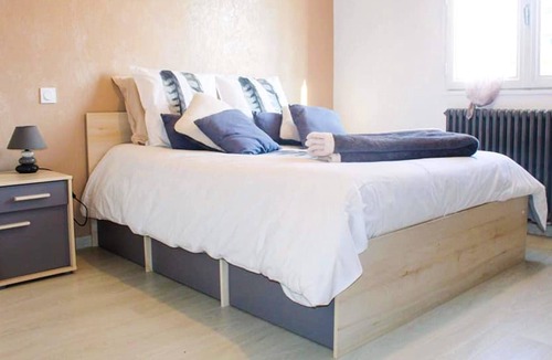 Poids-de-Fiole House | Homerez - House 11 km away from the beach for 9 ppl. with spa at Poids-de-Fiole