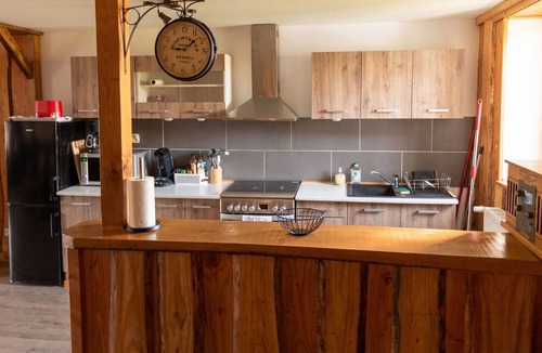 Quarre-les-Tombes House | Homerez - House in Bousson le Haut
