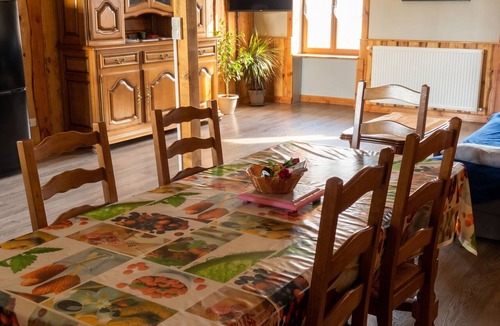 Quarre-les-Tombes House | Homerez - House in Bousson le Haut