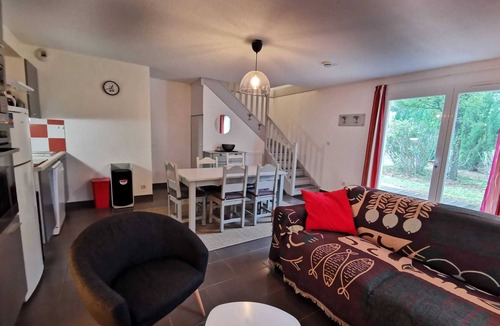 Aubignan House | Homerez - House in Aubignan, shared pool