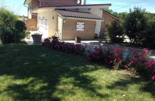 Chateney House | Homerez - House in Châteney