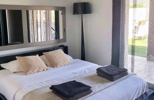 Beaufort-sur-Gervanne Villa | Homerez - Spacious villa for 8 ppl. with swimming-pool at Beaufort-sur-Gervanne